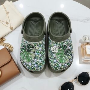 Handmade Custom Plant Mom Classic Crocs Women’s 9